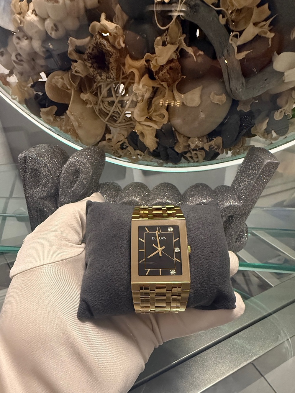 Men’s Bulova Gold-Tone Rectangular Watch with Black Dial (Box+Watch)
